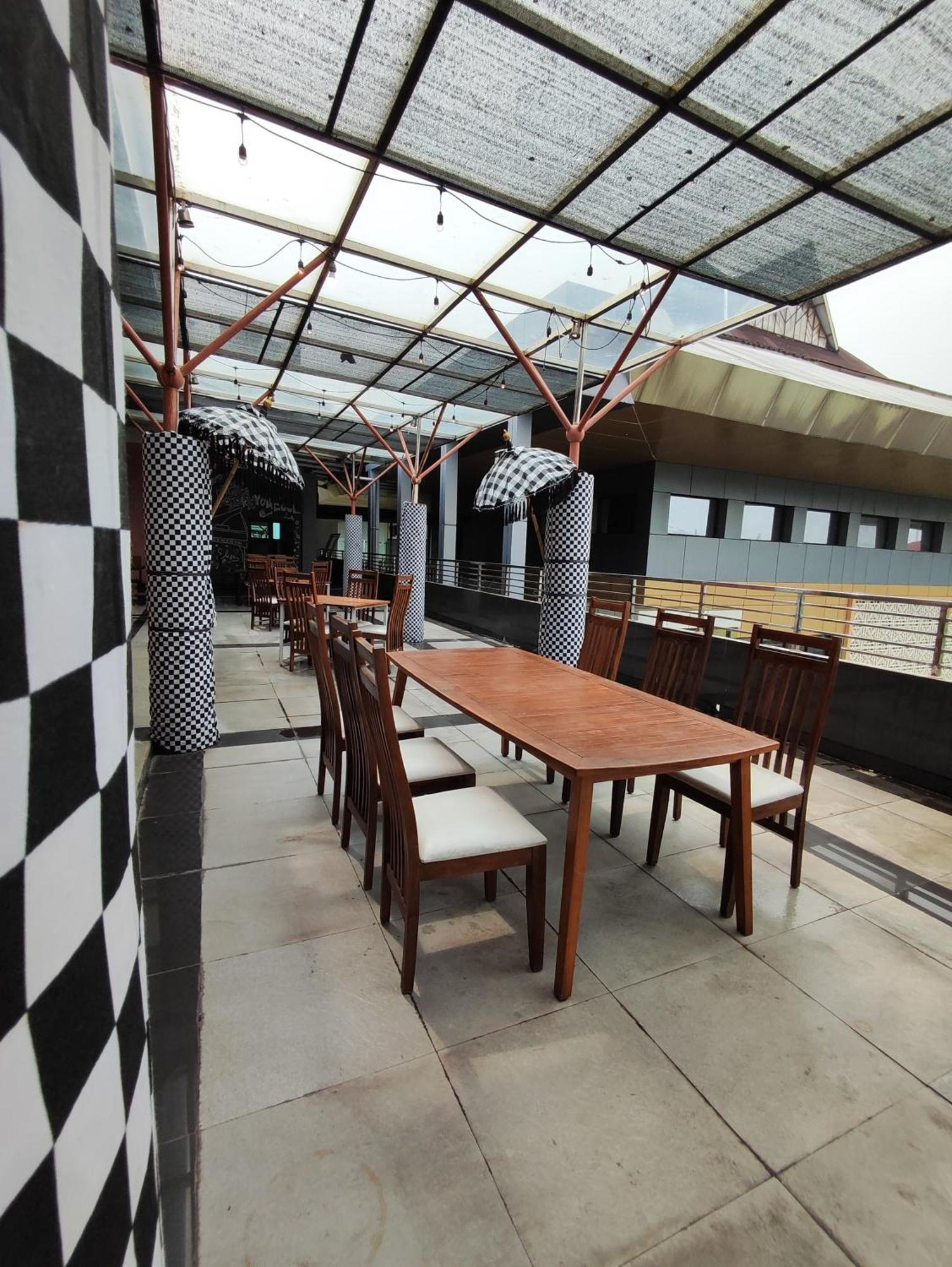 Utc Hotel Semarang Exteriér fotografie
